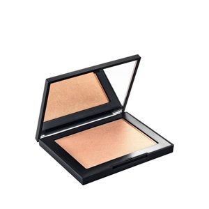 Nars Highlighting Powder Champagne
